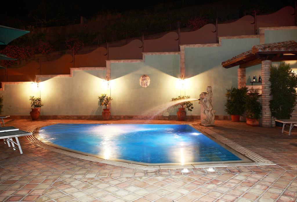 Villa Cristina Giardini Naxos Exterior foto