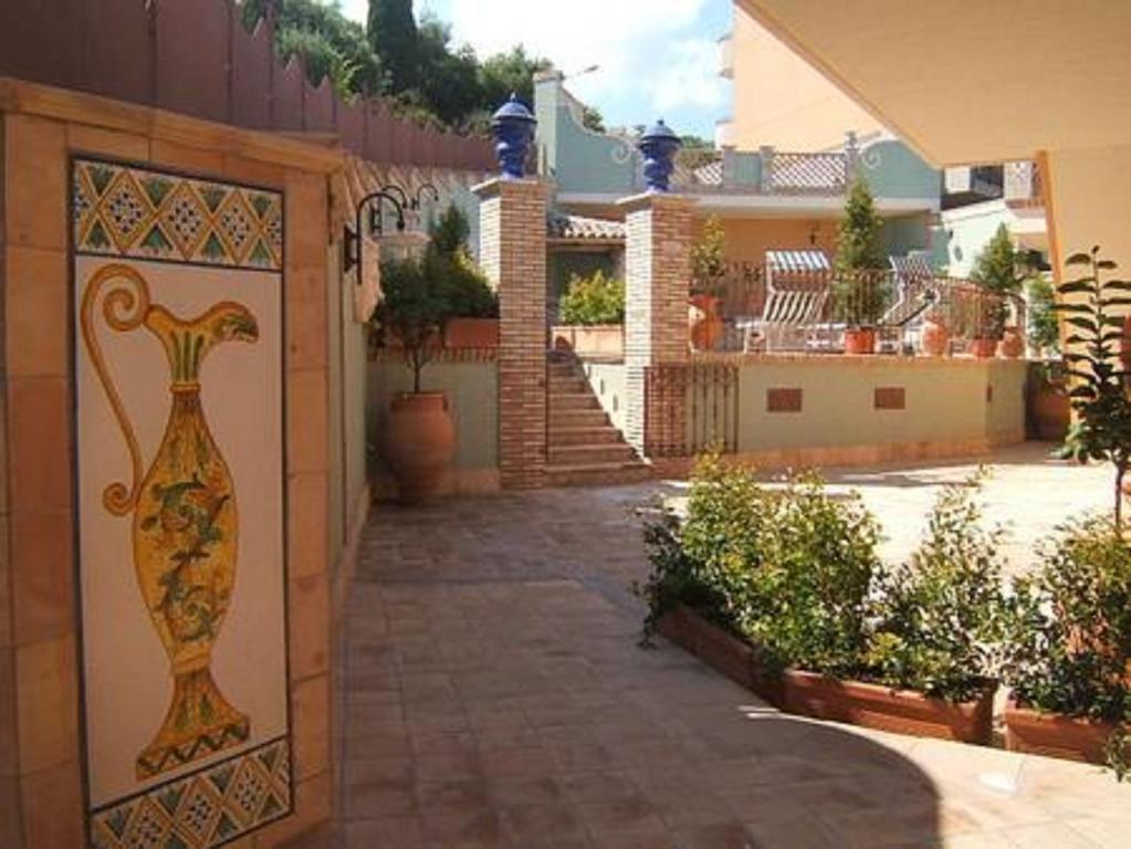 Villa Cristina Giardini Naxos Exterior foto